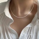 Elegantní náhrdelník s klíční kostí
