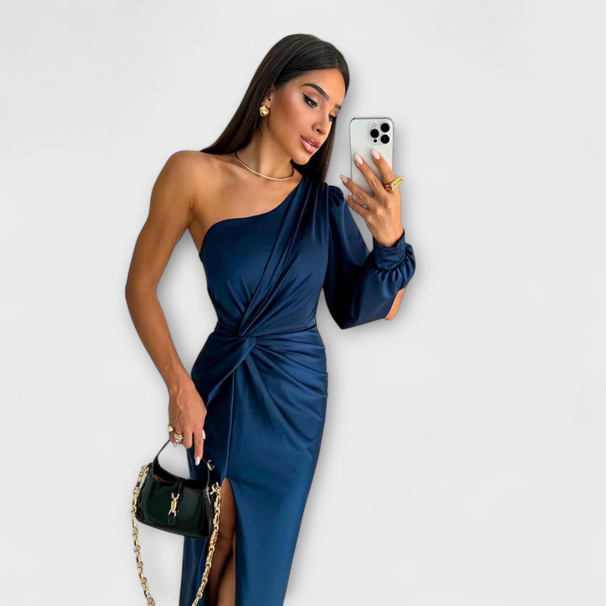 Julie - Elegantní šaty s rafinovaností