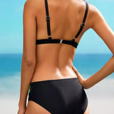 Rozdvojené bikiny s barevným přechodem