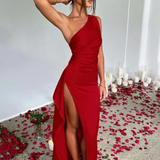 Teodora – Maxi Šaty s Klasickou a Elegantní Přítomností