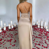 Teodora – Maxi Šaty s Klasickou a Elegantní Přítomností