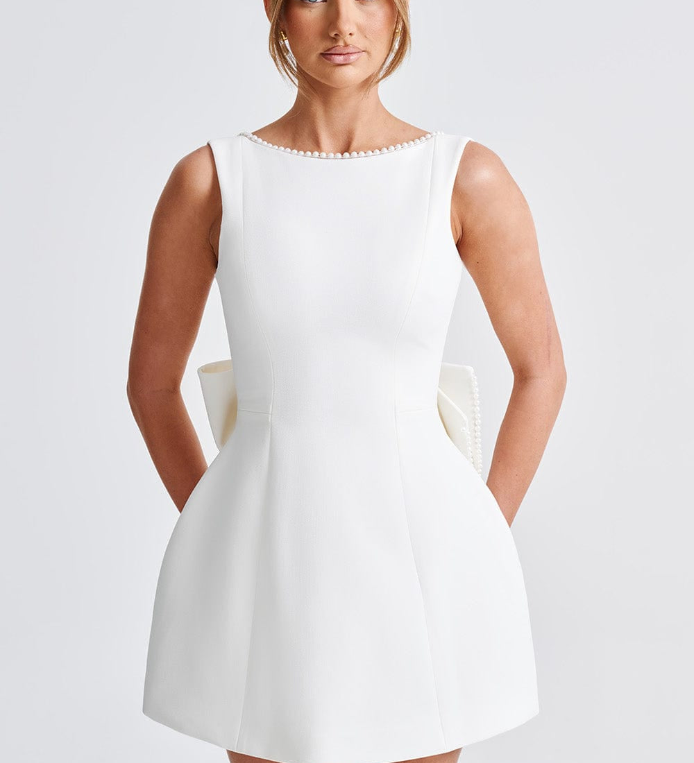 Melania – Mini Šaty s Saténovou Mašlí a Perlami